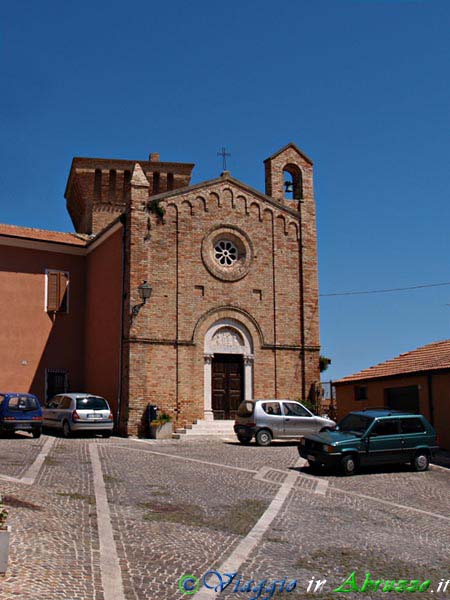 28-P5127047+.jpg - 28-P5127047+.jpg - La chiesa di S. Antonio Abate, nel borgo medievale di Montone, frazione di Mosciano S. A.