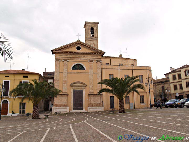06-P5025852+.jpg - 06-P5025852+.jpg - La chiesa del Suffragio.