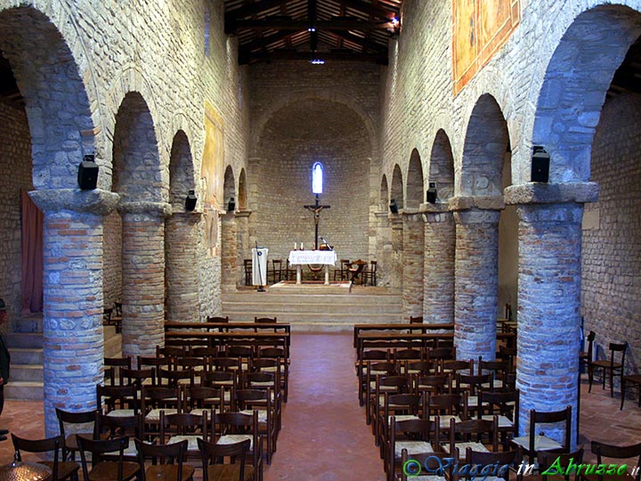 18-P5066493+.jpg - 18-P5066493+.jpg -  L'antica chiesa di "S. Maria ad Vicum" (X sec.).