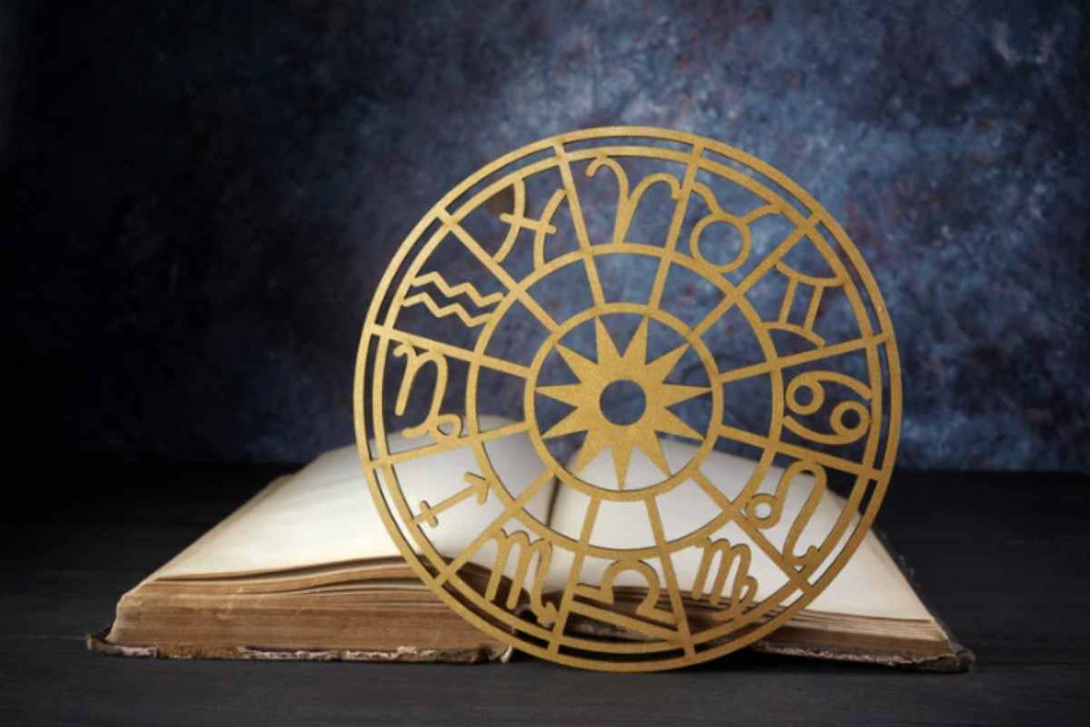 In questa data si celebrano figure illustri come San Tommaso d’Aquino, e si commemora un evento cruciale della storia recente,