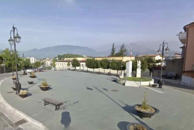 Oltre alla salsiccia rossa, Castelpoto vanta altre specialità culinarie legate alle sue radici contadine.