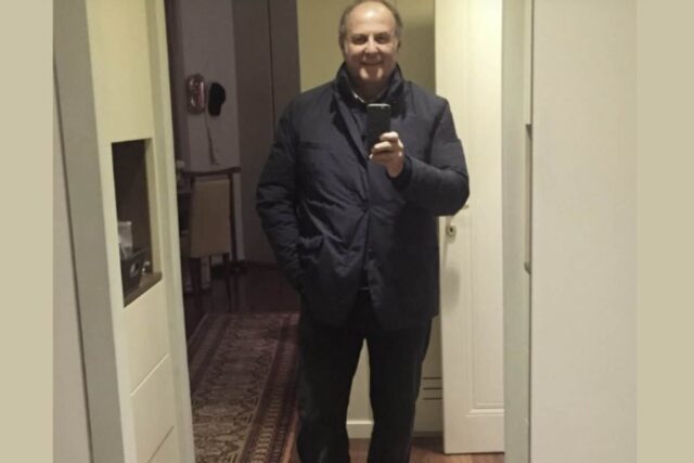 Dalla sua prima esperienza radiofonica negli anni Settanta fino al suo ruolo attuale di protagonista del piccolo schermo