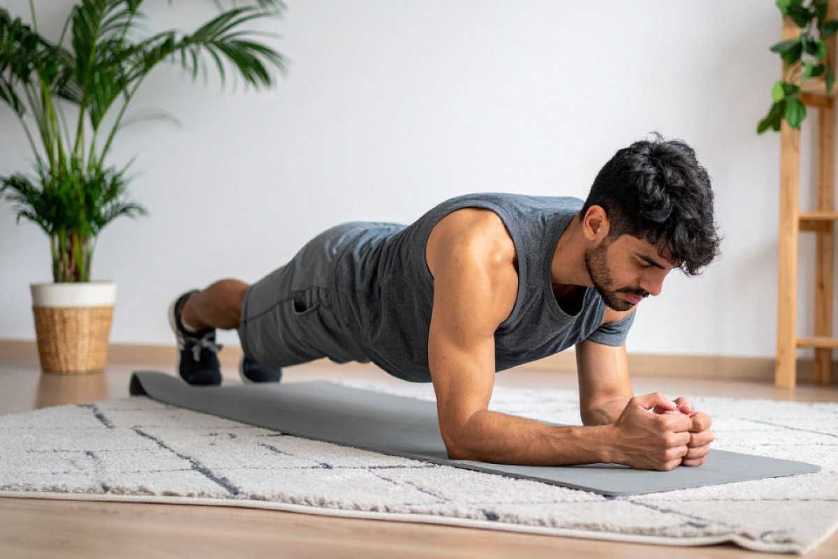 Uomo ginnastica casa