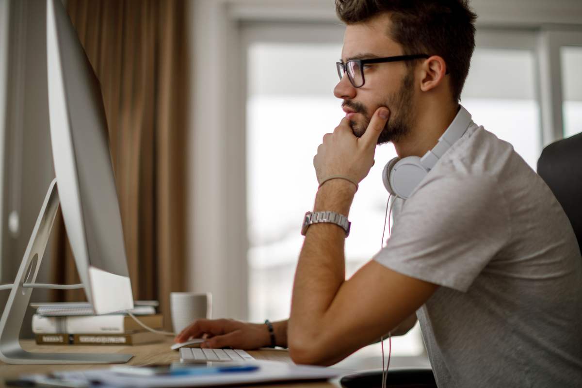 Amori che esplodono, soldi in bilico e ritorni inaspettati