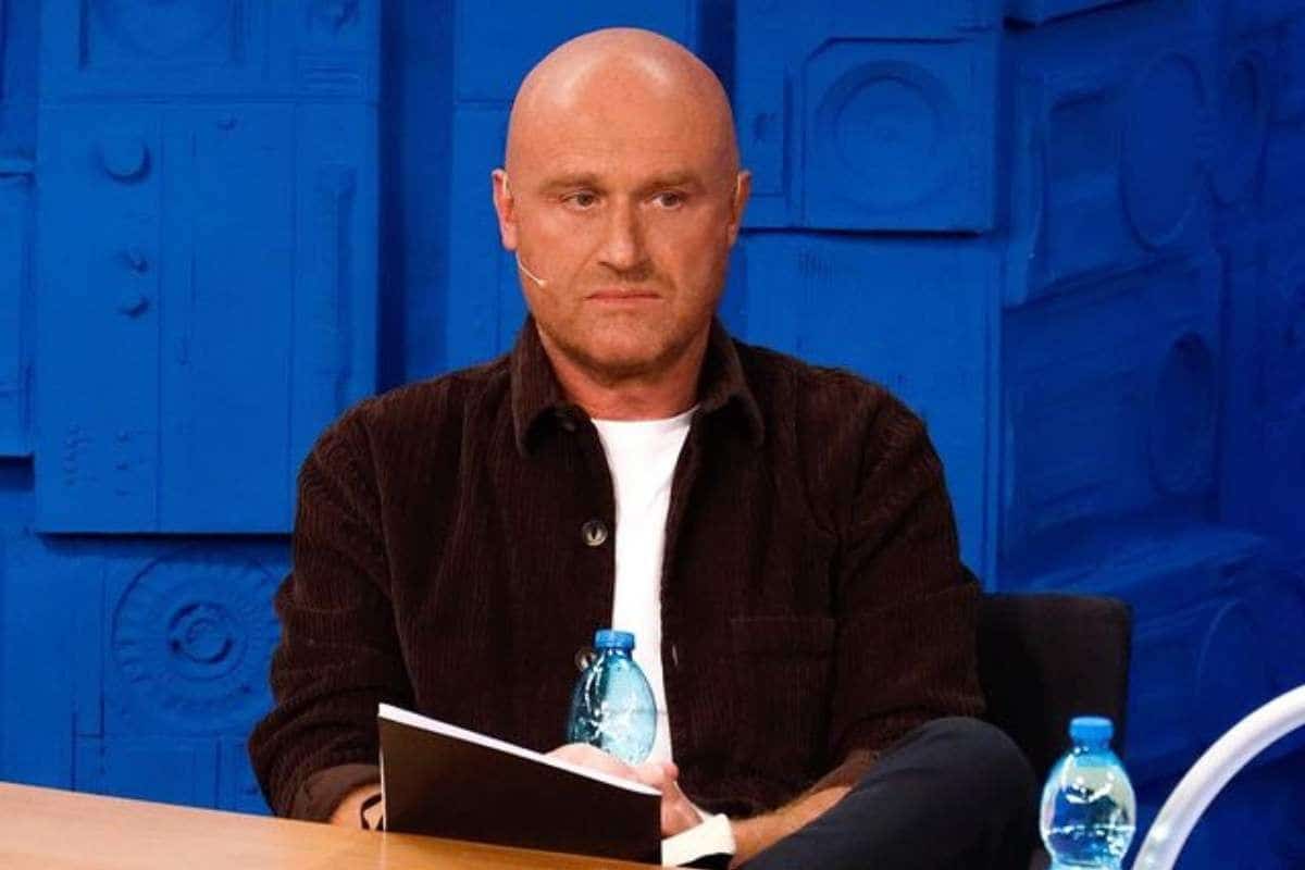 chi è l'amico di maria de filippi da giovane nella foto